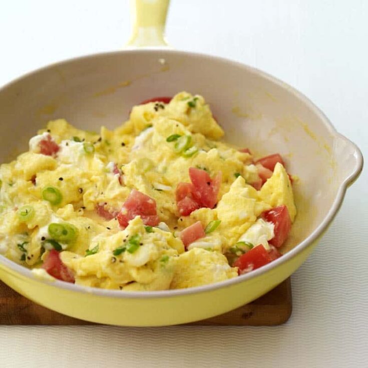 Image for Creamy scrambled eggs with scallions and tomatoes | Recipes | WW USA
