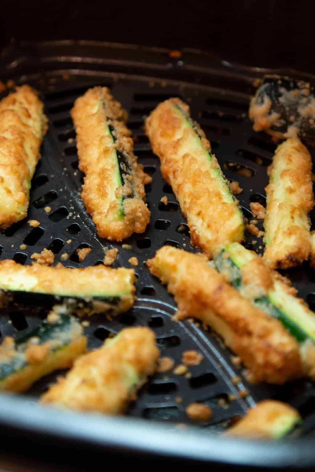 Zucchini fries in the air fryer.