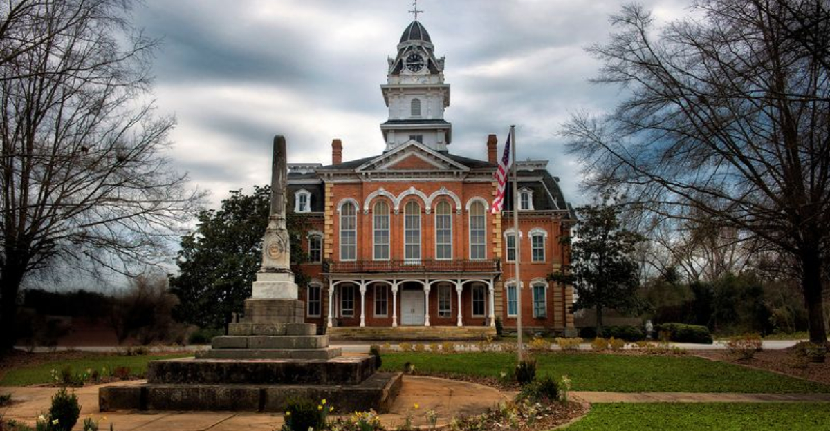 12 Off-The-Grid Towns In Georgia’s Oconee Woods For Ultimate Escape