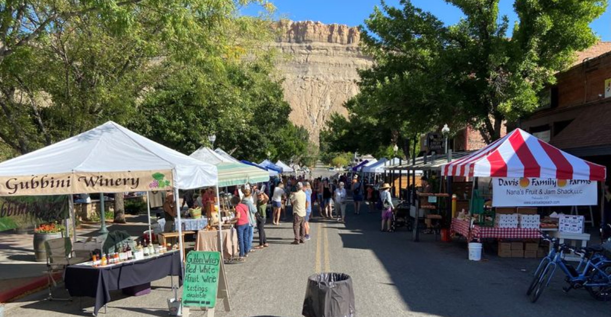 15 Hidden Farmers Markets In Colorado Bursting With Local Flavor