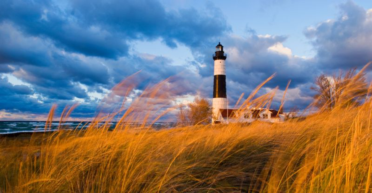 19 Of The Best Weekend Trips In Michigan For A Cozy Fall Escape