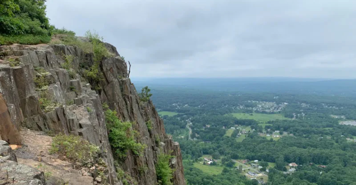 20 Must-Do Hikes Across Massachusetts, Region By Region