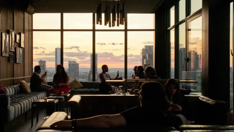 The Skylark: Midtown's Sophisticated Hideaway