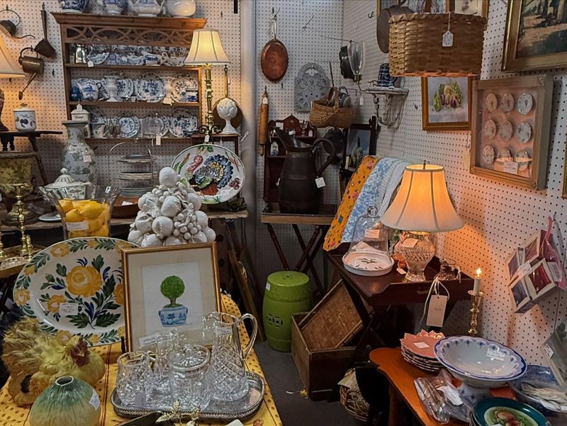 Mad Hatter Antique Mall (Adamstown)