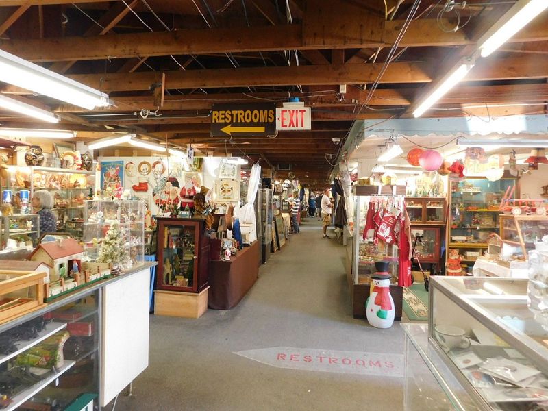 Renninger’s Antique Market (Adamstown)