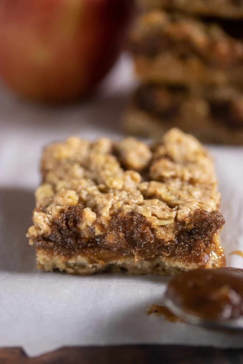 Baked Apple Butter Oat Bars