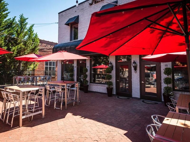 District 924 Soulfood & Cocktails (Winston-Salem)