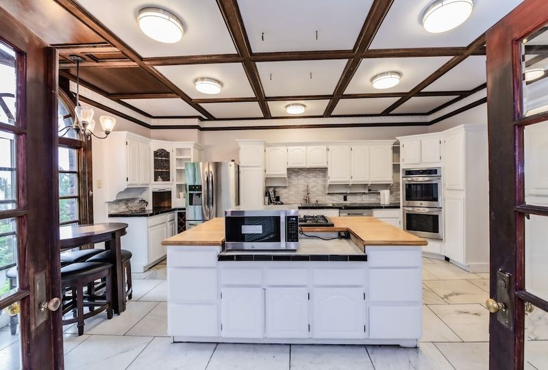 Gourmet Kitchen Fit For A Royal Feast