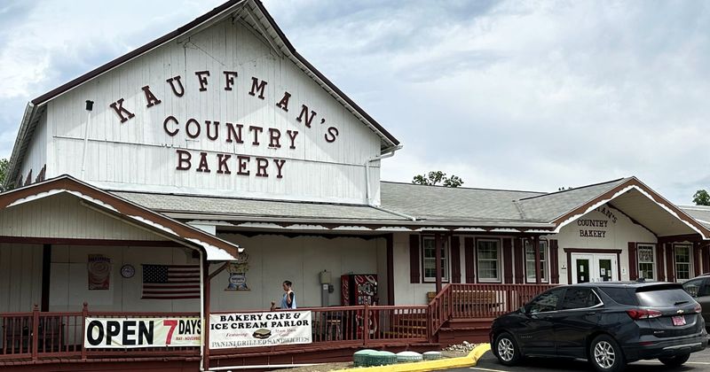 Fry Pie Fever at Kauffman's Country Bakery