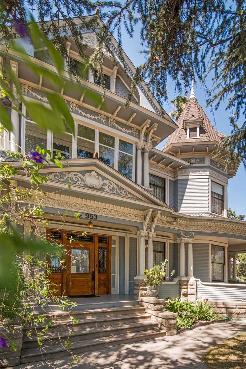 Magnificent Mansions With Stories To Tell