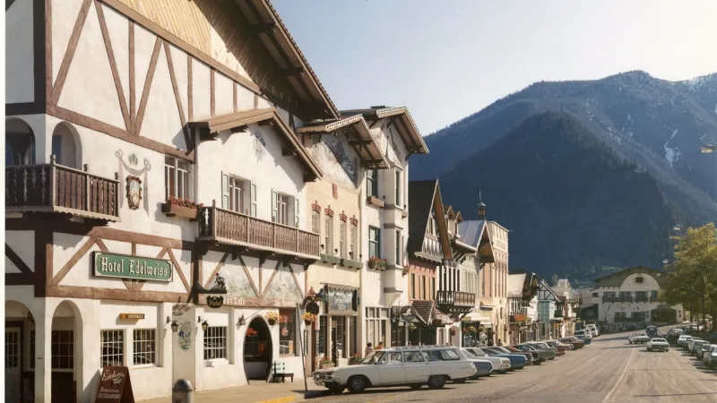 Cozy Mountain Lodges Match The Alpine Theme