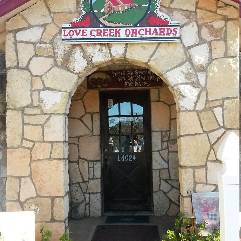 Love Creek Orchards / The Apple Store (Medina)