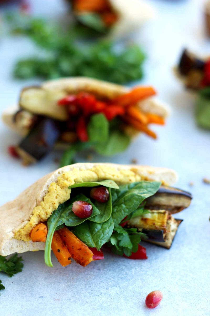 Whole-Grain Pita Pockets with Hummus