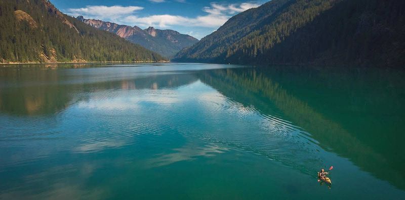 Kachess Lake: Alpine Serenity
