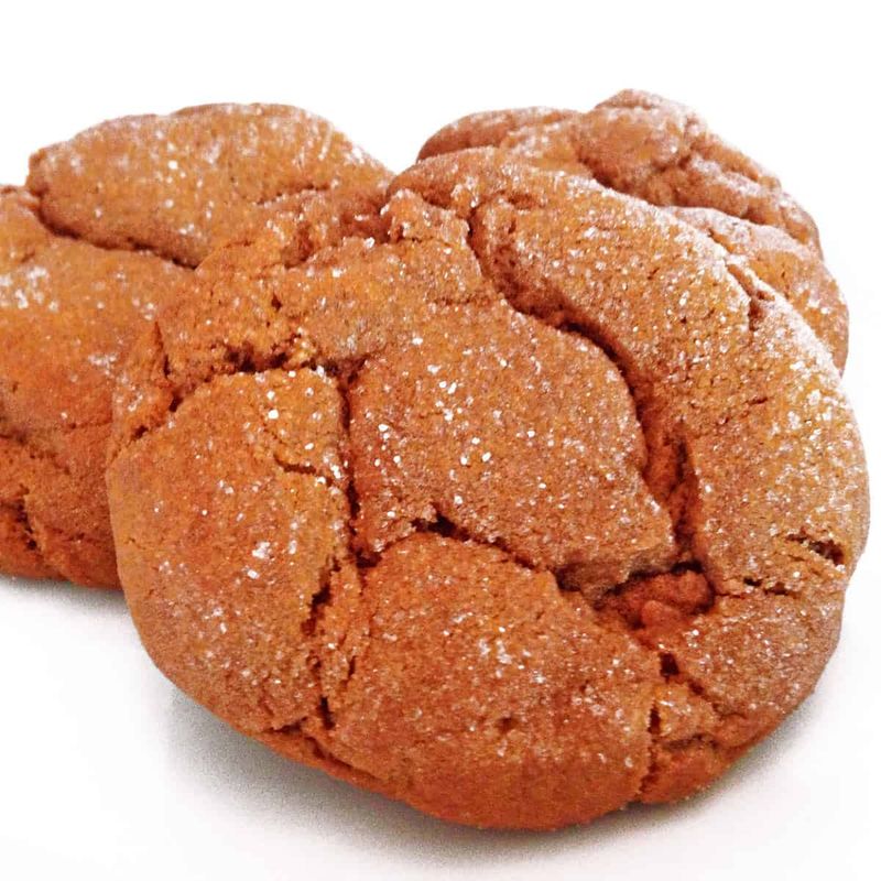 Molasses Crinkle Cookies: Spiced Comfort