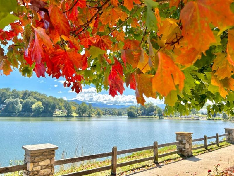 Douglas Lake: Smoky Mountain Foothills Retreat
