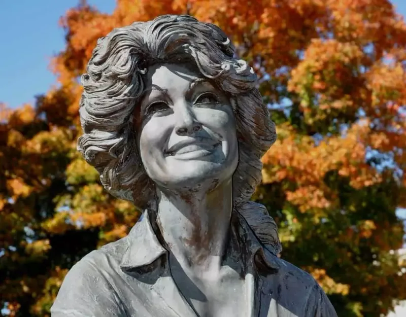 Dolly Parton Bronze Statue