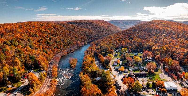 Ohiopyle Thrills Whitewater Rafters