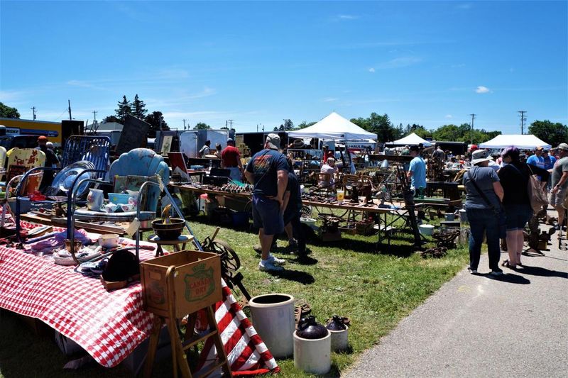 Thousands Of Visitors Create Buzzing Festival Atmosphere