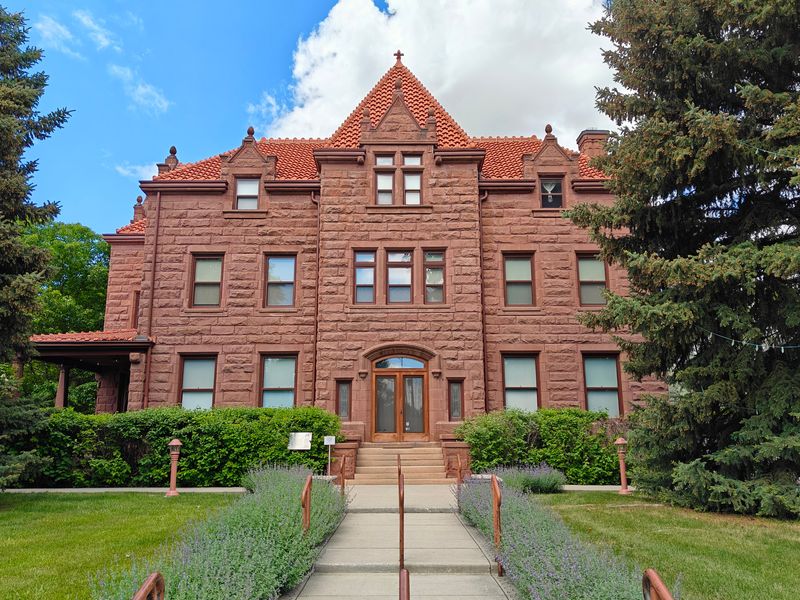 Moss Mansion Museum