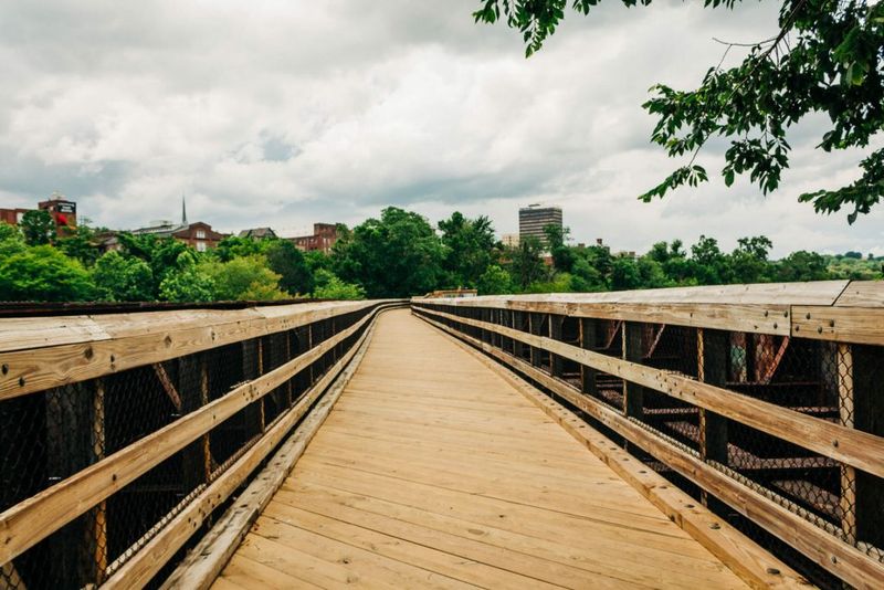 James River Heritage Trail: Lynchburg's Riverside Gem