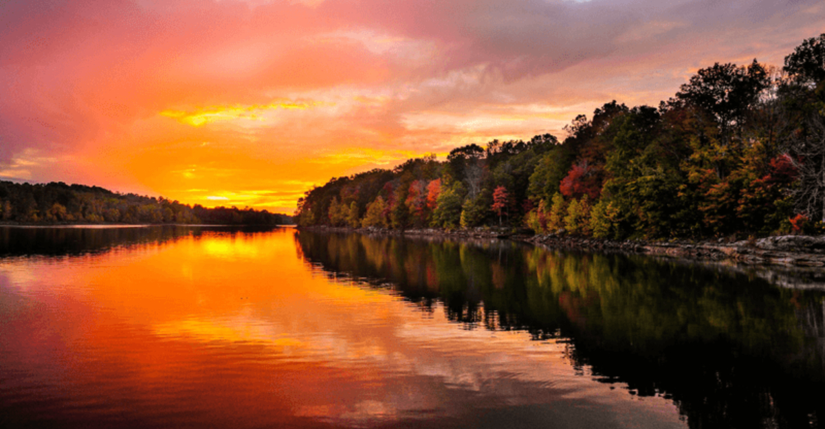 Indiana’s Hidden Reservoir Retreat Combines Sparkling Waters, Campsites, And Scenic Trails