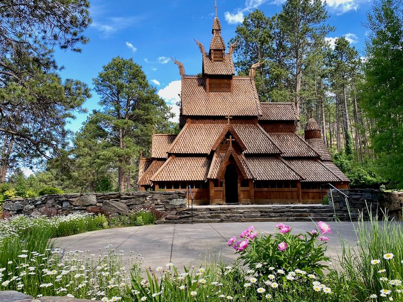 Visit Chapel in the Hills