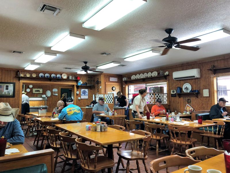 Farmers Market Restaurant Honors Old Florida