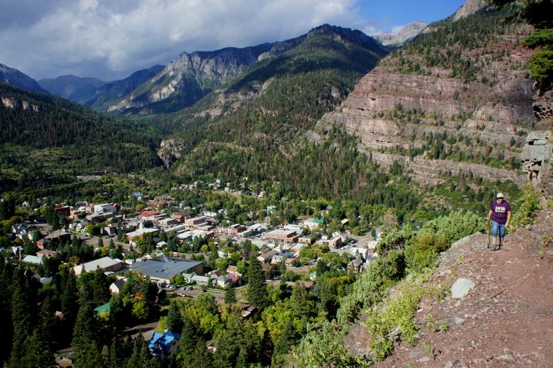 Perimeter Trail: 360-Degree Mountain Panoramas