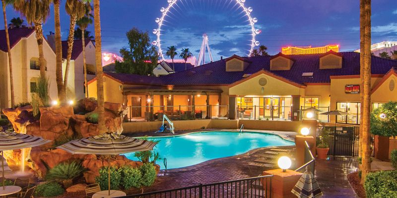 Desert Club Resort: Vegas Villa Vibes