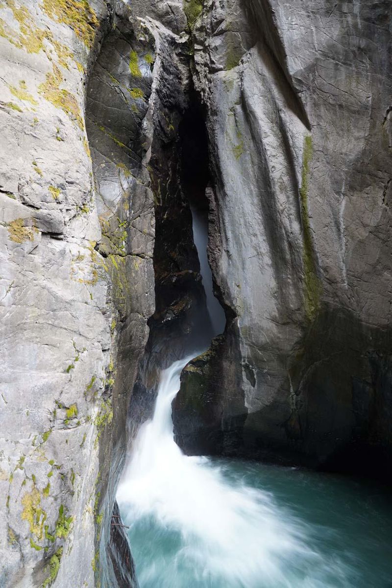 Box Canyon Falls: Nature's Thundering Masterpiece