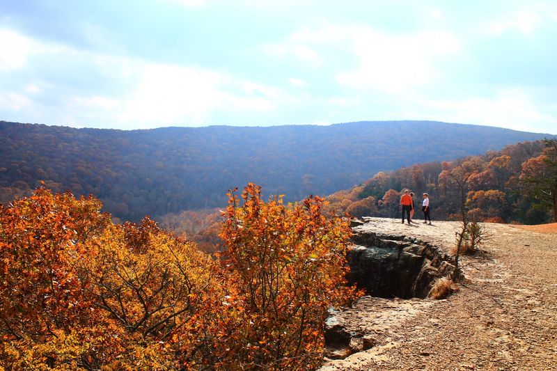 Devil's Den State Park