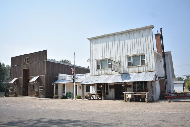 Big Horn: Victorian Elegance in the Wilderness
