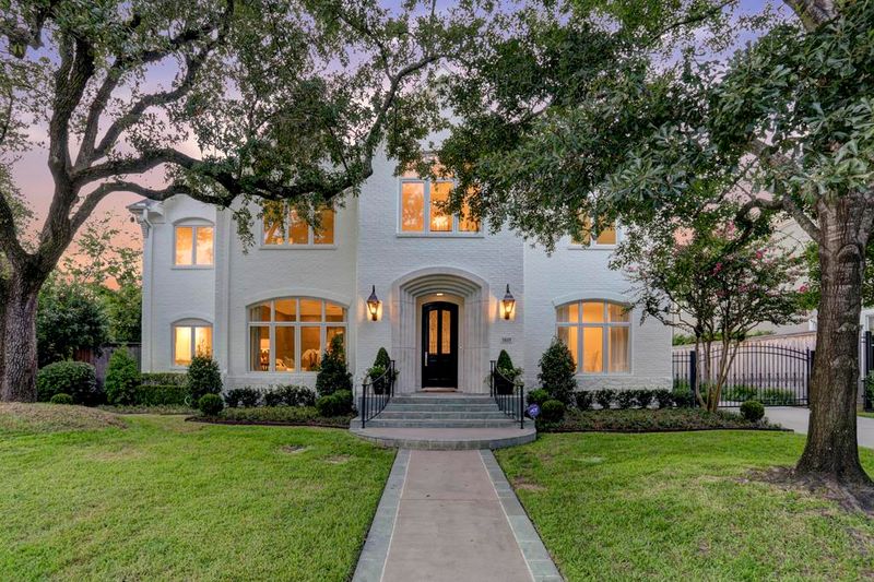 Architectural Charm and Neighborhood Feel