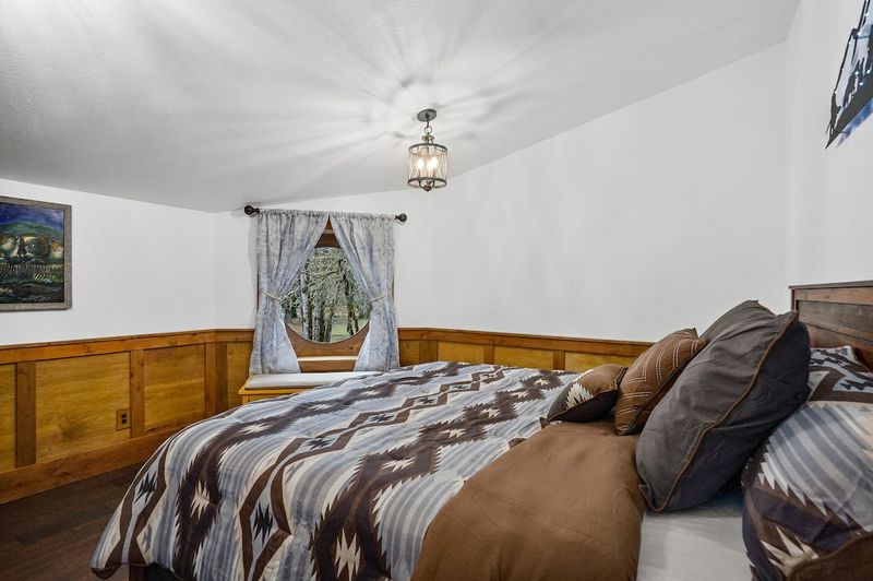 Sleeps 2–4 With A Private King Bedroom