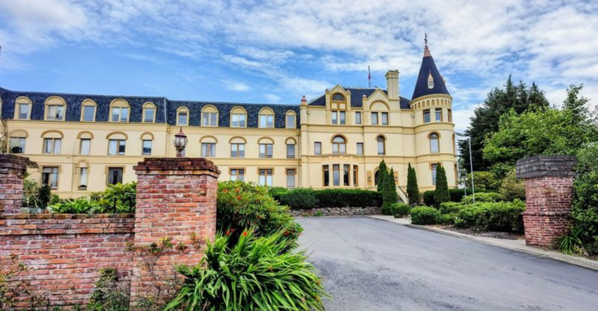 Spend The Night In A Haunted Washington Castle Where Legends Never Sleep