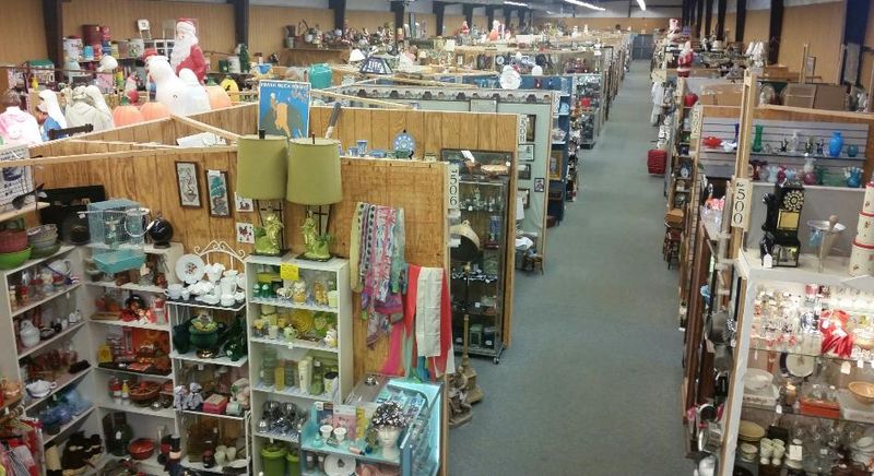 Cackleberry Farm Antique Mall (Ephrata)