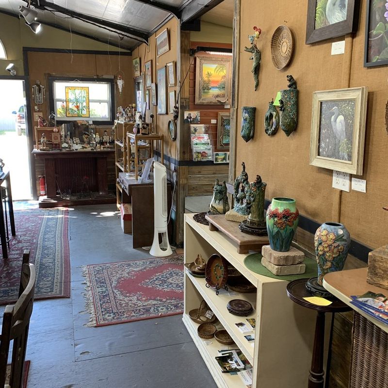 Educational Opportunities Through Antique Expertise