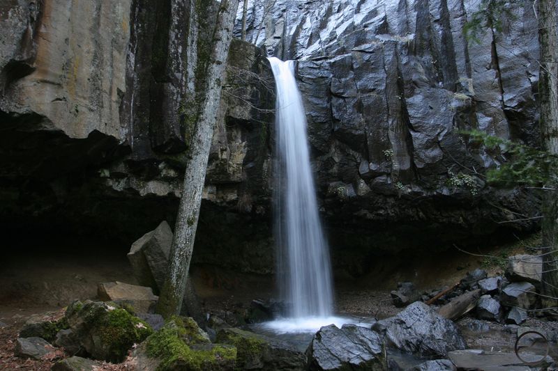 Hedge Creek Falls