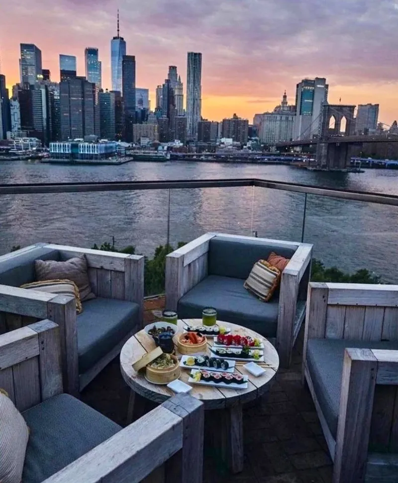 Harriet's Rooftop & Bar: Brooklyn Bridge Beauty