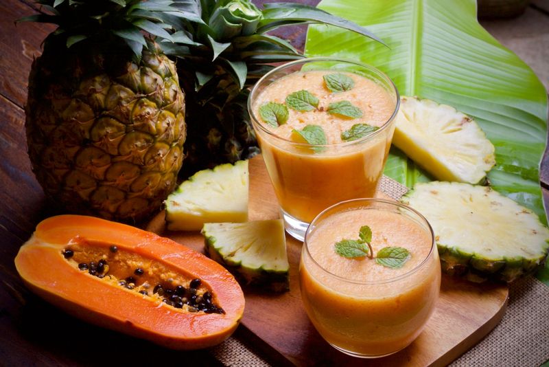 Papaya-Pineapple Smoothie