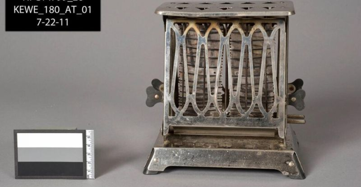 11 Old Kitchen Items Collectors Are Shelling Out Serious Cash For