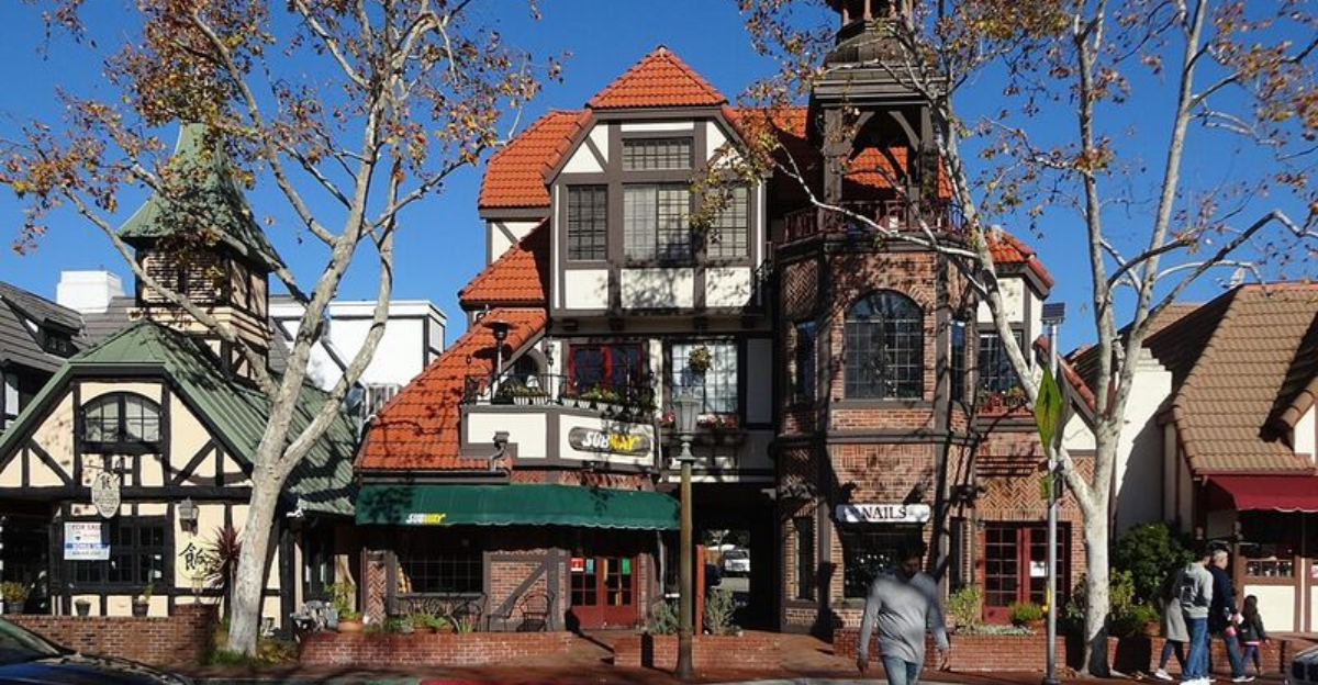 12 American Small Towns That Feel More European Than The Real Thing