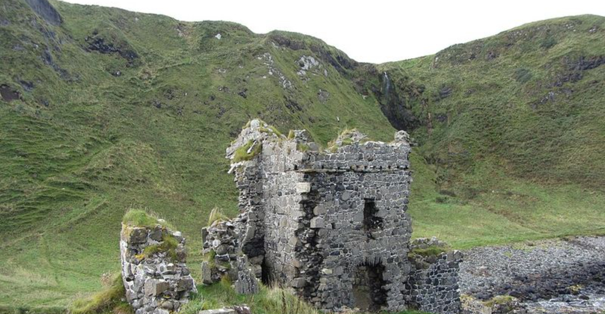 13 Magical Places In Ireland I Keep Returning To (And None Are Dublin)