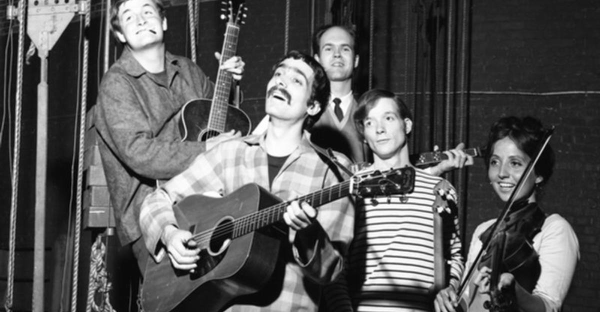 13 Strict ’60s Teen Rules That Seem Totally Ridiculous Now