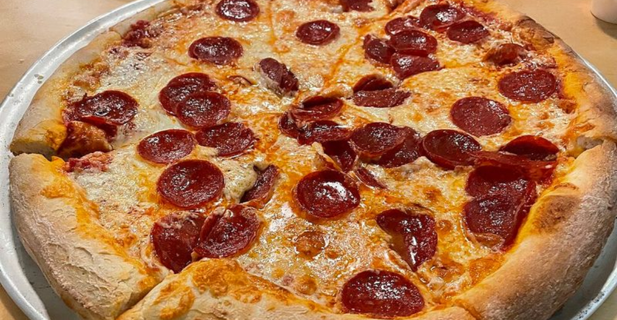 14 Common Pizza Myths Everyone Still Falls For
