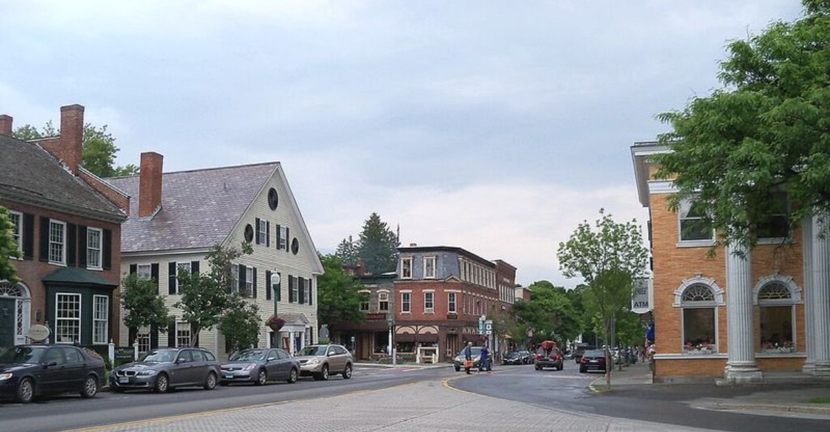 15 Charming Small Towns In New England To Consider Visiting