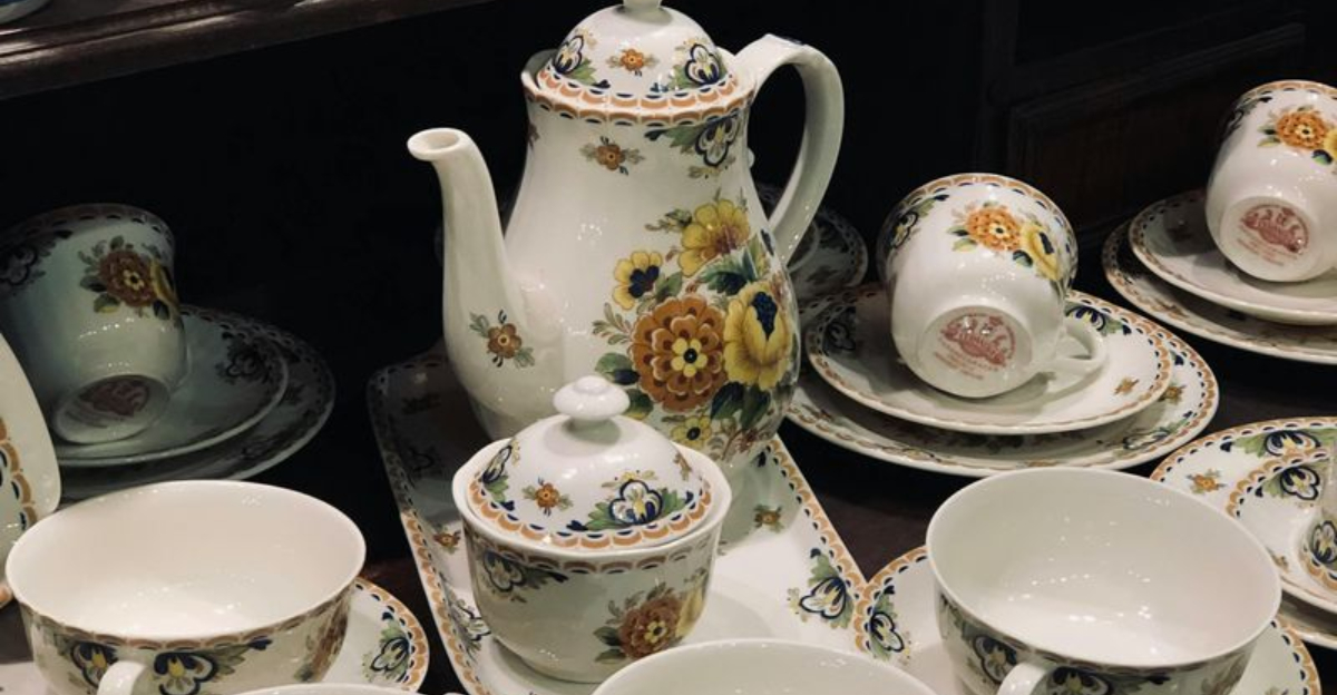 15 Hidden Heirlooms In Grandma’s House That Could Pay Your Rent