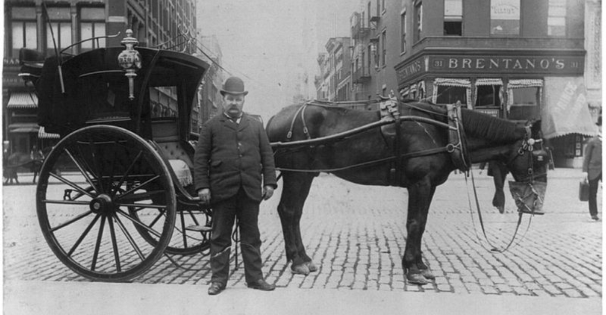 15 Old Photos That Capture A World Long Gone But Not Forgotten