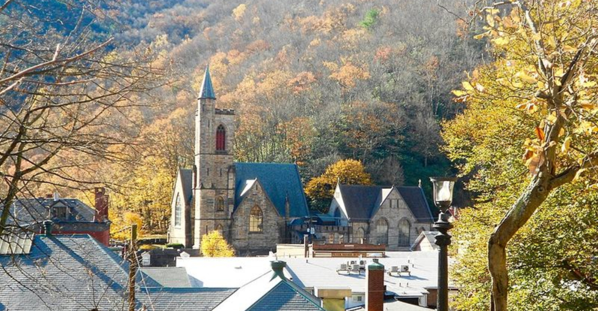 15 Storybook Towns Where Fall Feels Straight Out Of A Postcard
